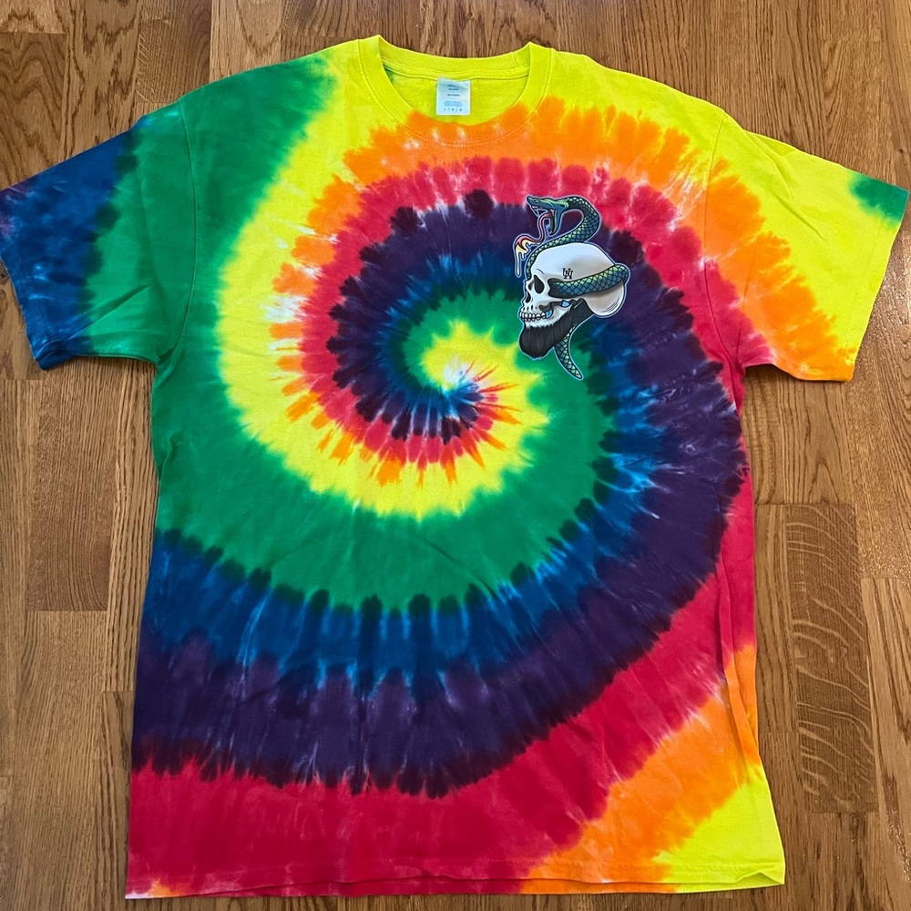 Urban Necessities Tie Dye Tee - Size Large